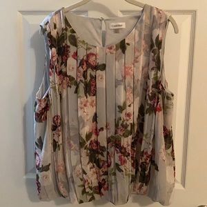 Tank top floral pleated Calvin Klein blouse.